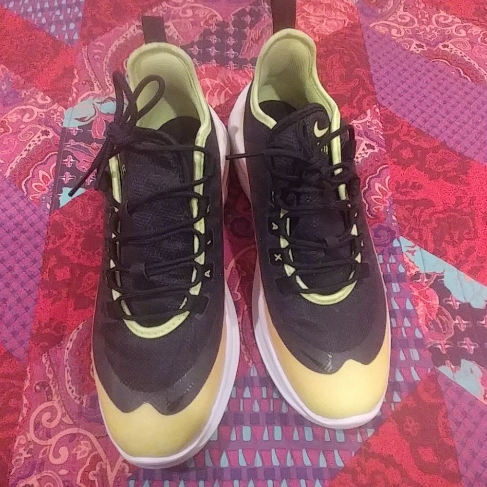 Nike Air Max Axis